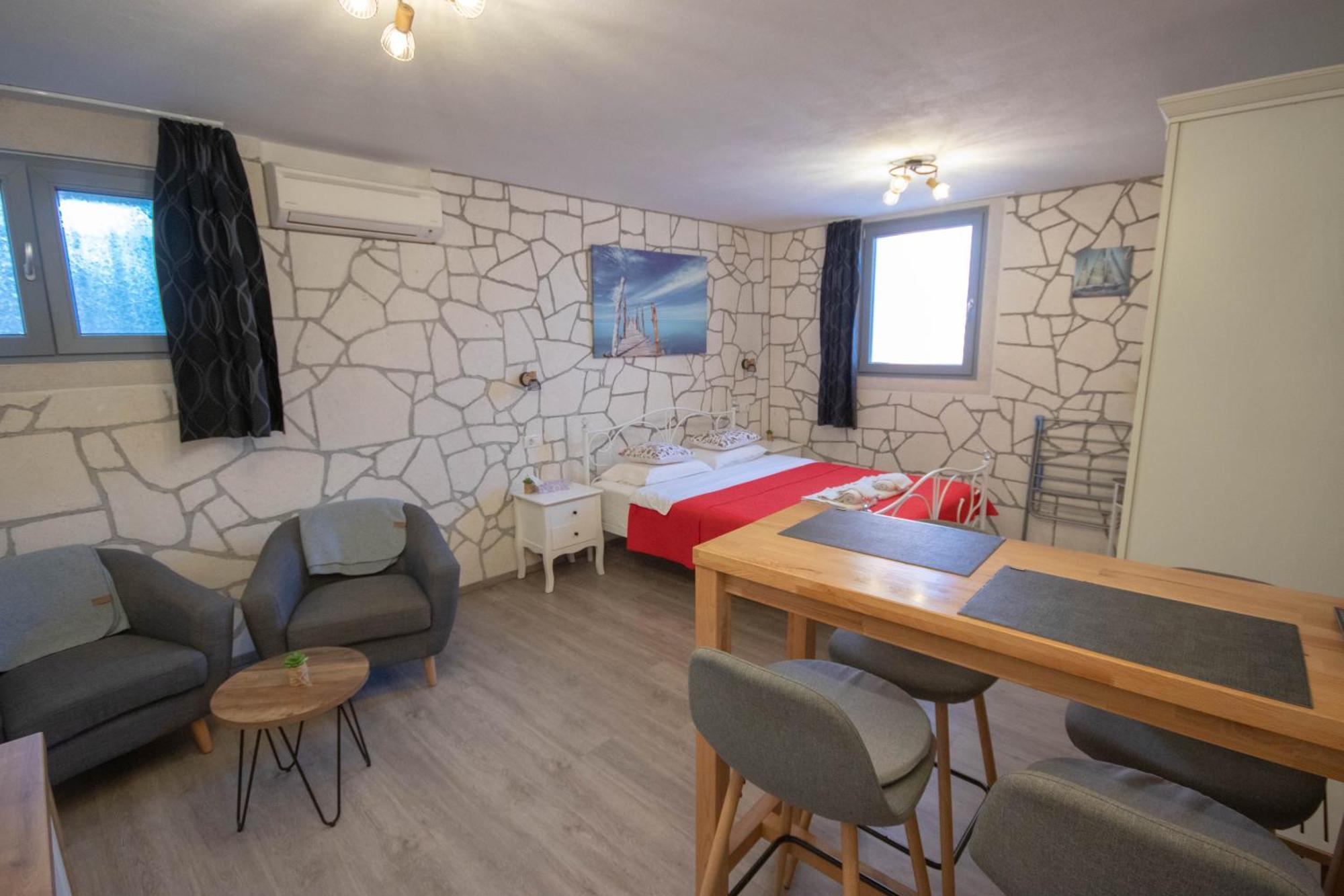 A&D Apartments ロヴィニ エクステリア 写真