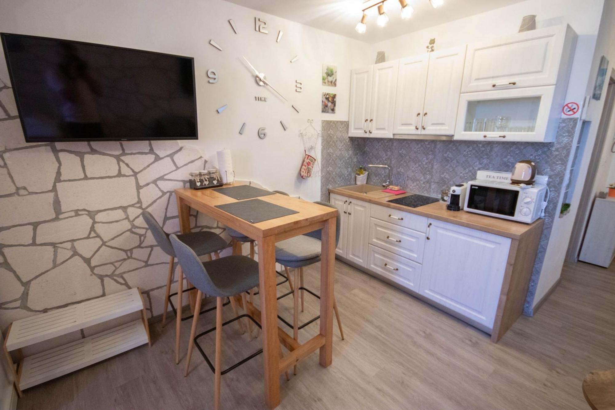 A&D Apartments ロヴィニ エクステリア 写真