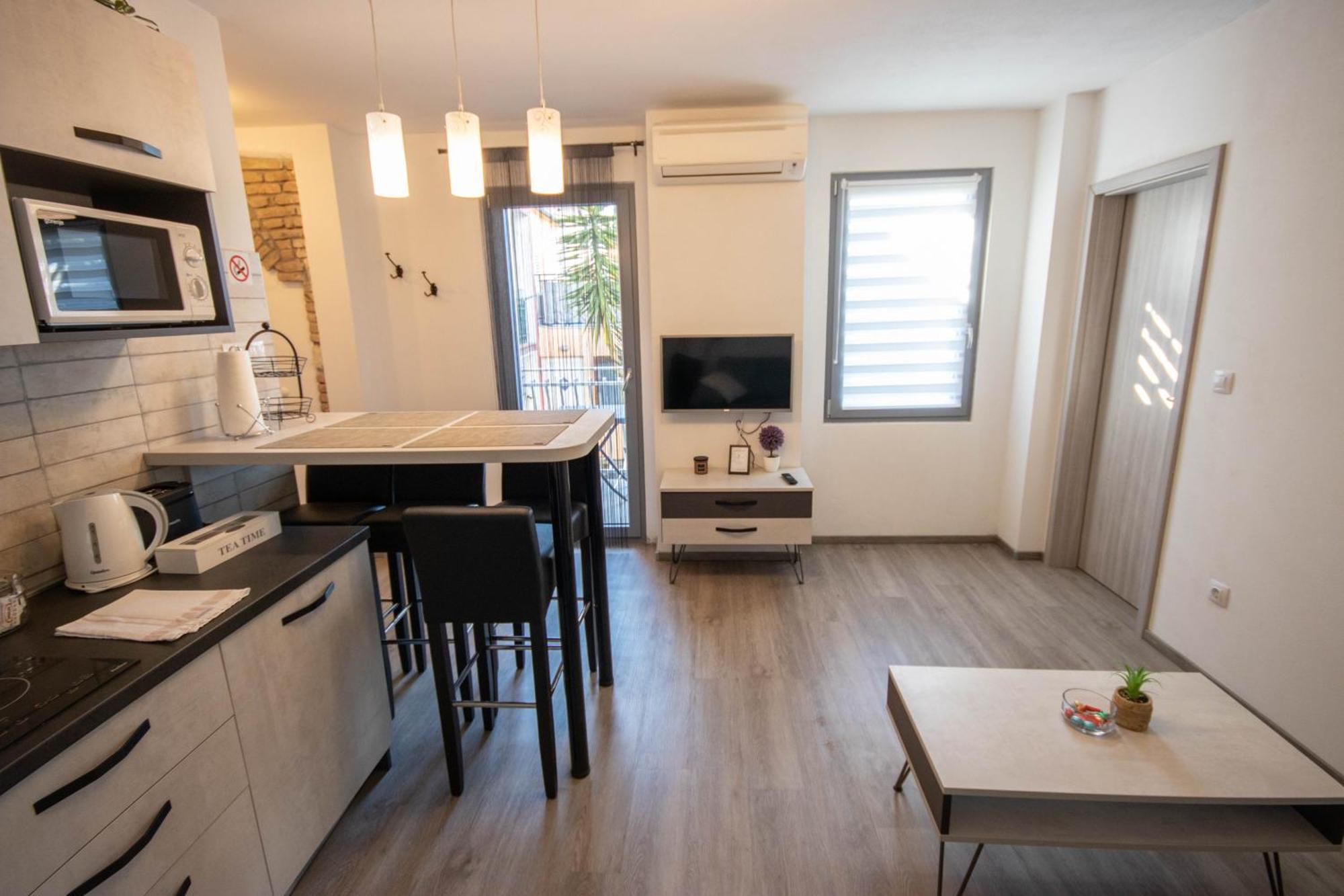 A&D Apartments ロヴィニ エクステリア 写真